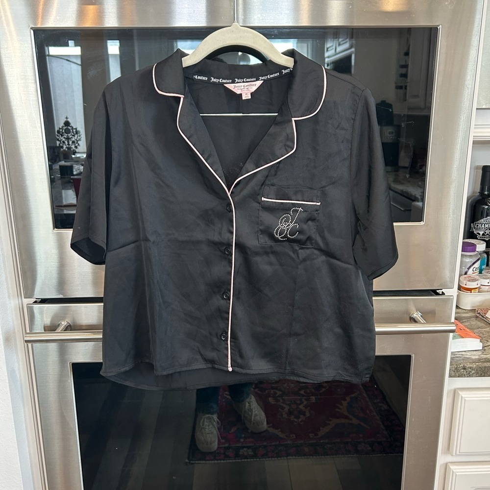 Juicy Couture Black Pajama Top with Pink Piping rhinestones M  faint stains GUC
